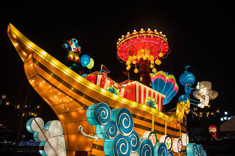 Parade Floats and Boats