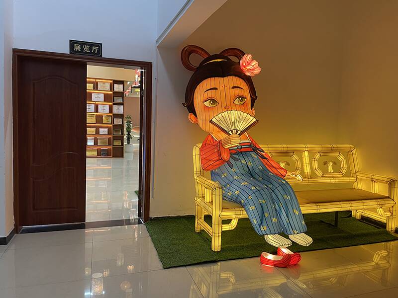 Unveils New Showroom
