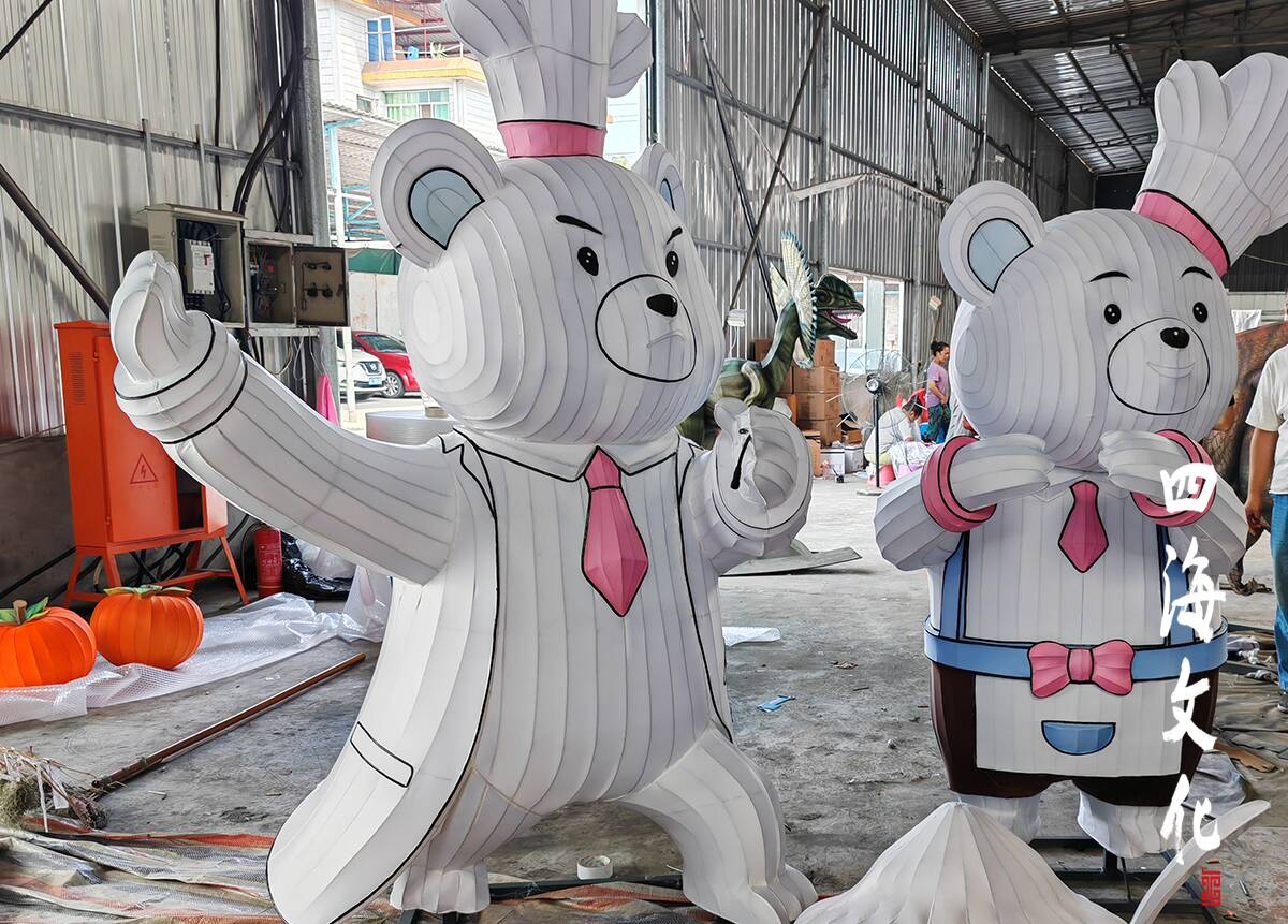 Creative Design Helps Japanese Holiday Decorations: Bear Mascots Convey Cultural Charm(图2)